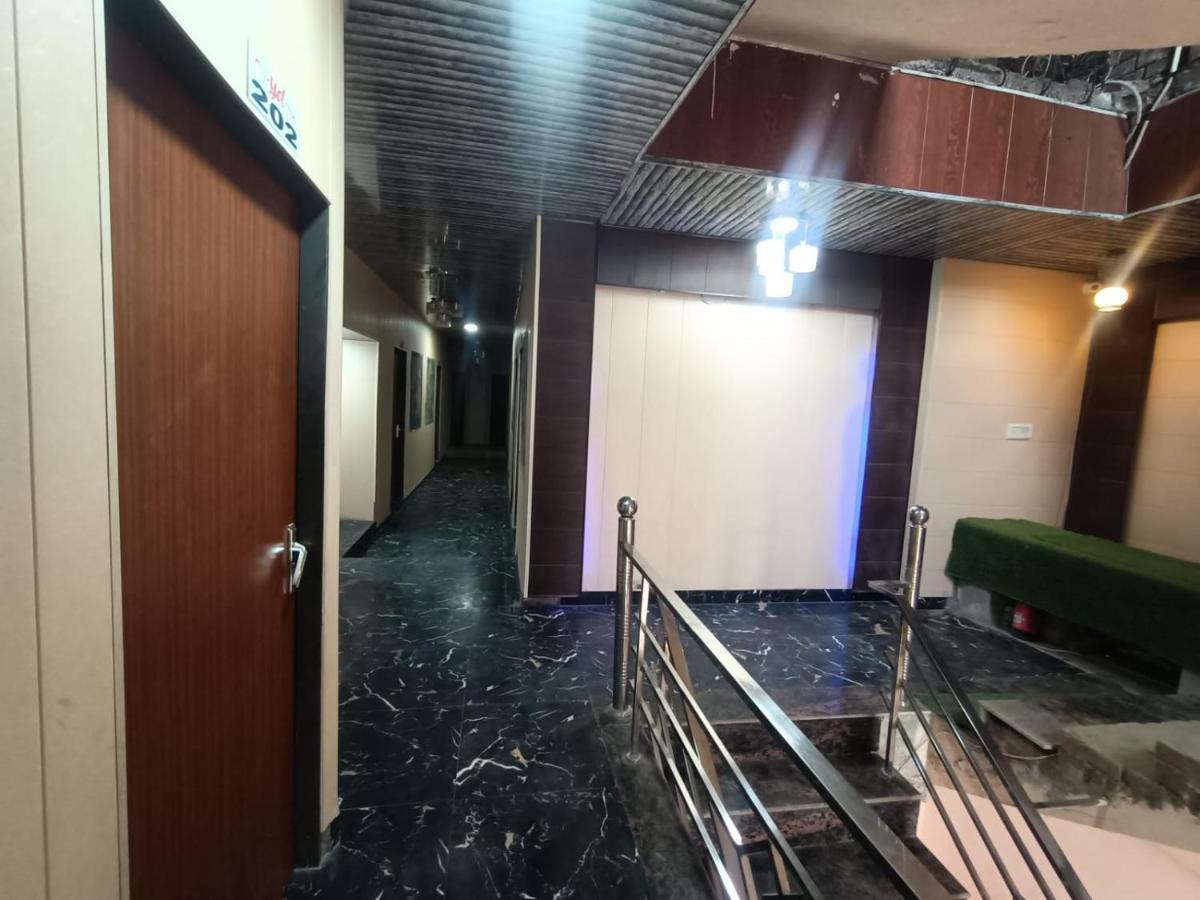 Yamnotri Dham Ξενοδοχείο Vrindāvan Εξωτερικό φωτογραφία